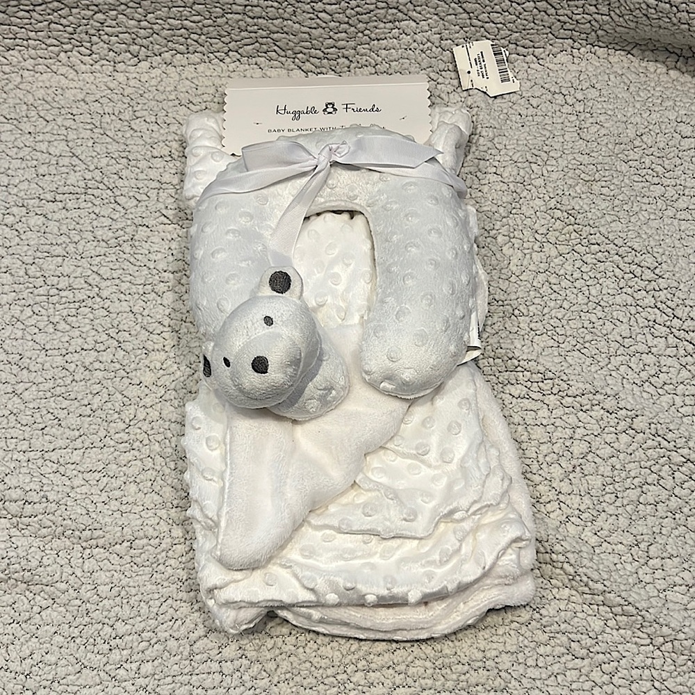 Huggable Friends Baby Blanket with Travel Pillow (New)